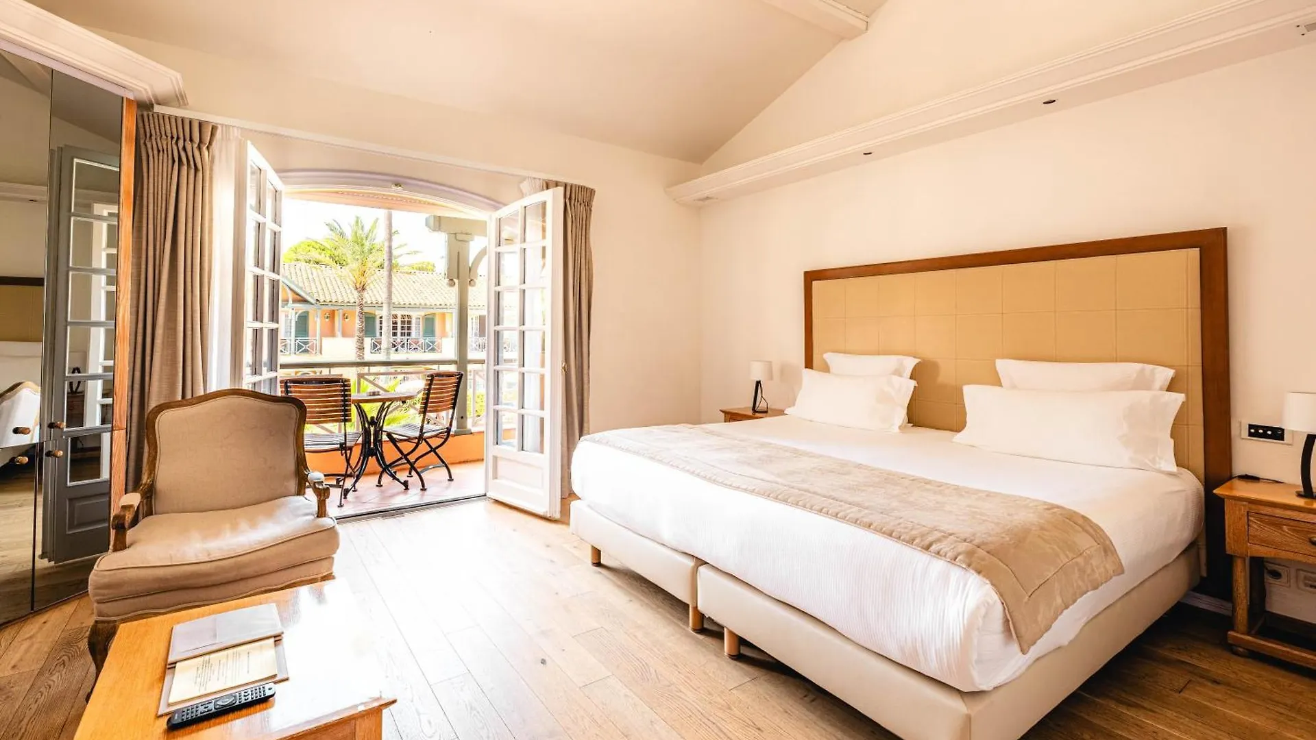 Domaine De L'Astragale Hotel Gassin