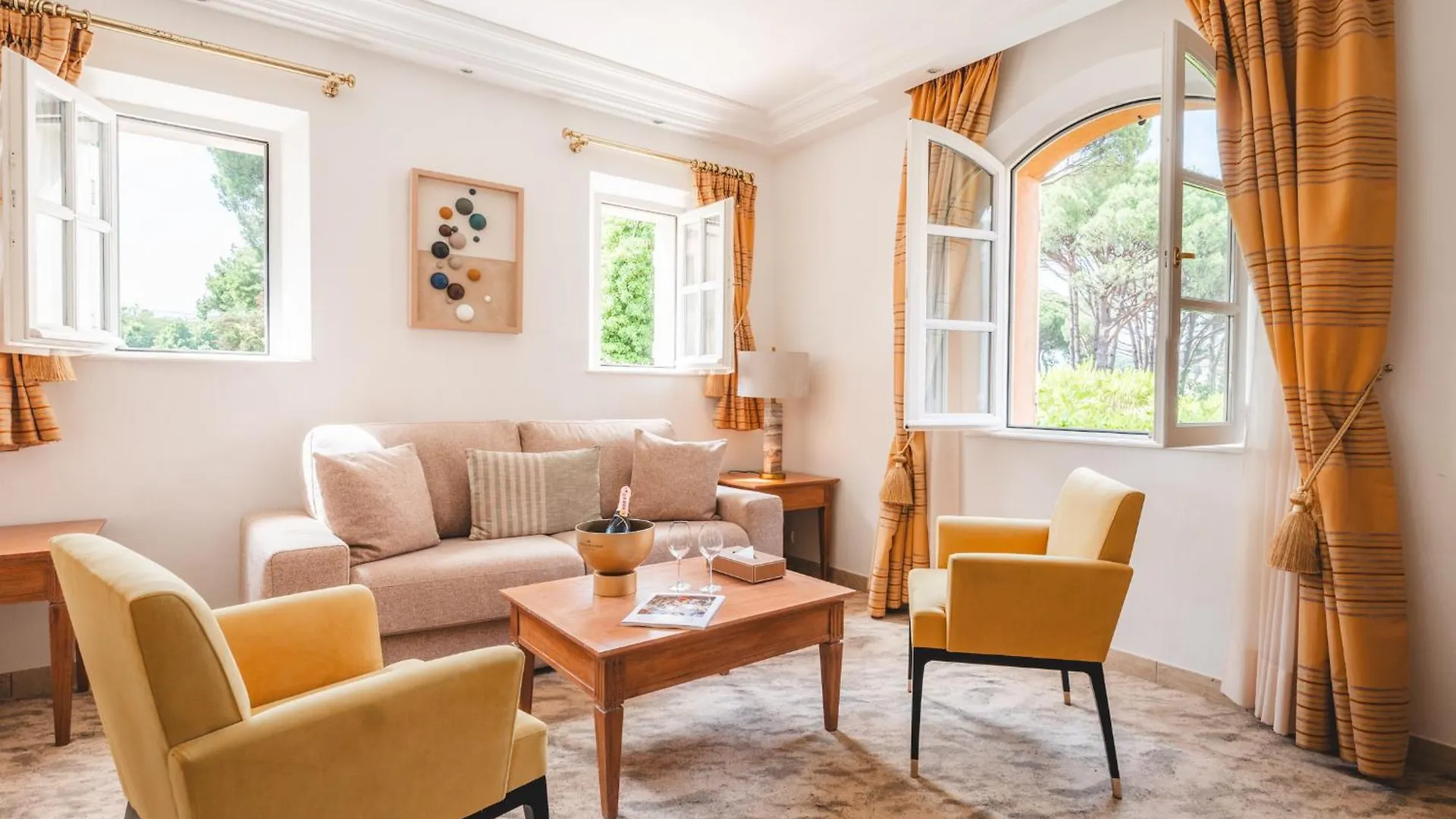 Domaine De L'Astragale Hotel Gassin